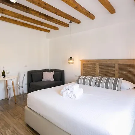 Navigli - Vigevano 45 & Casale 3a * ميلان