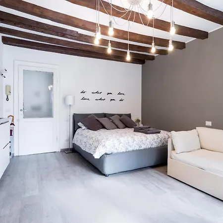 Navigli - Vigevano 45 & Casale 3a شقة